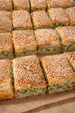 מאפה בצק עלים תרד וגבינות